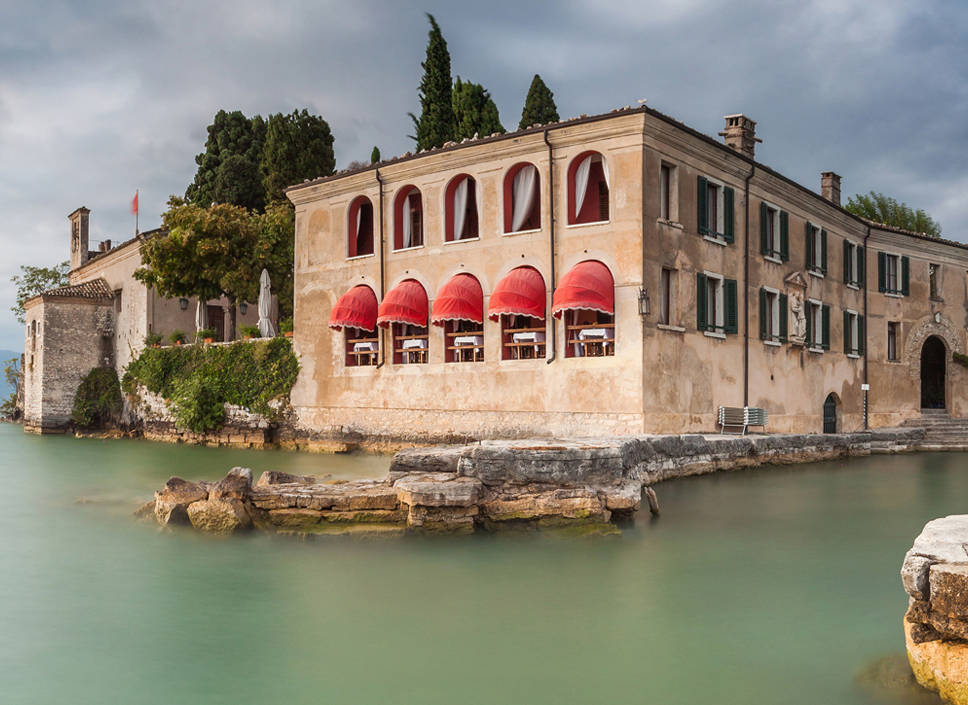 punta san vigilio boat tour