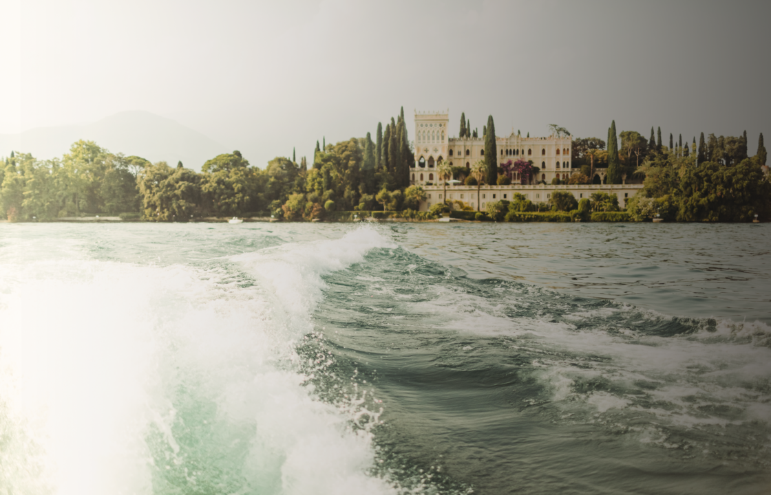 Boat tour on Garda Island