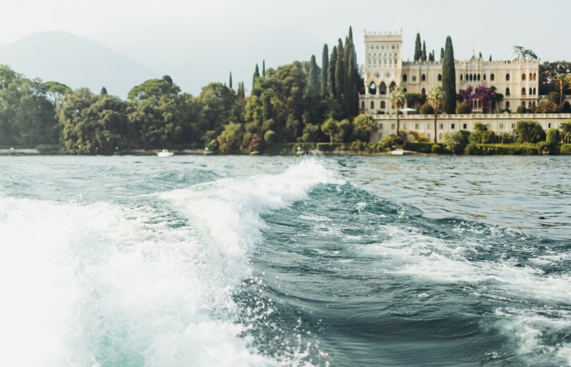 giro in barca isola del garda tour boat