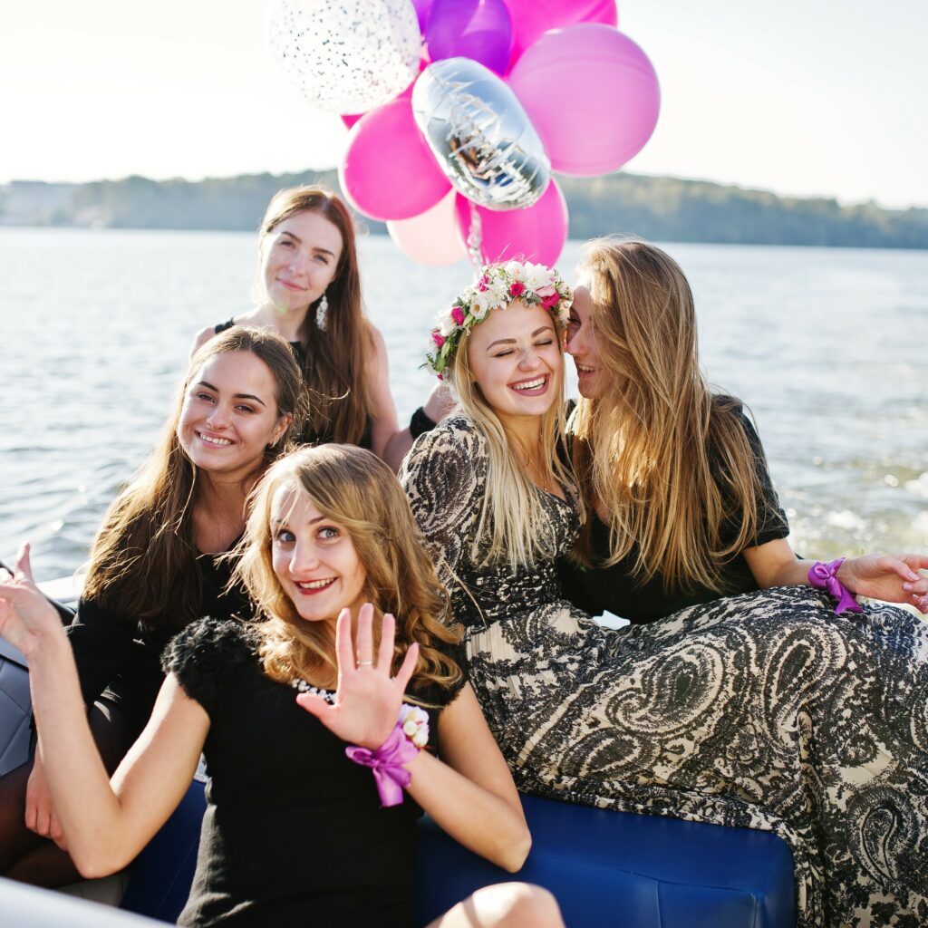 hen-stag-party-boat-sirmione-lake-garda