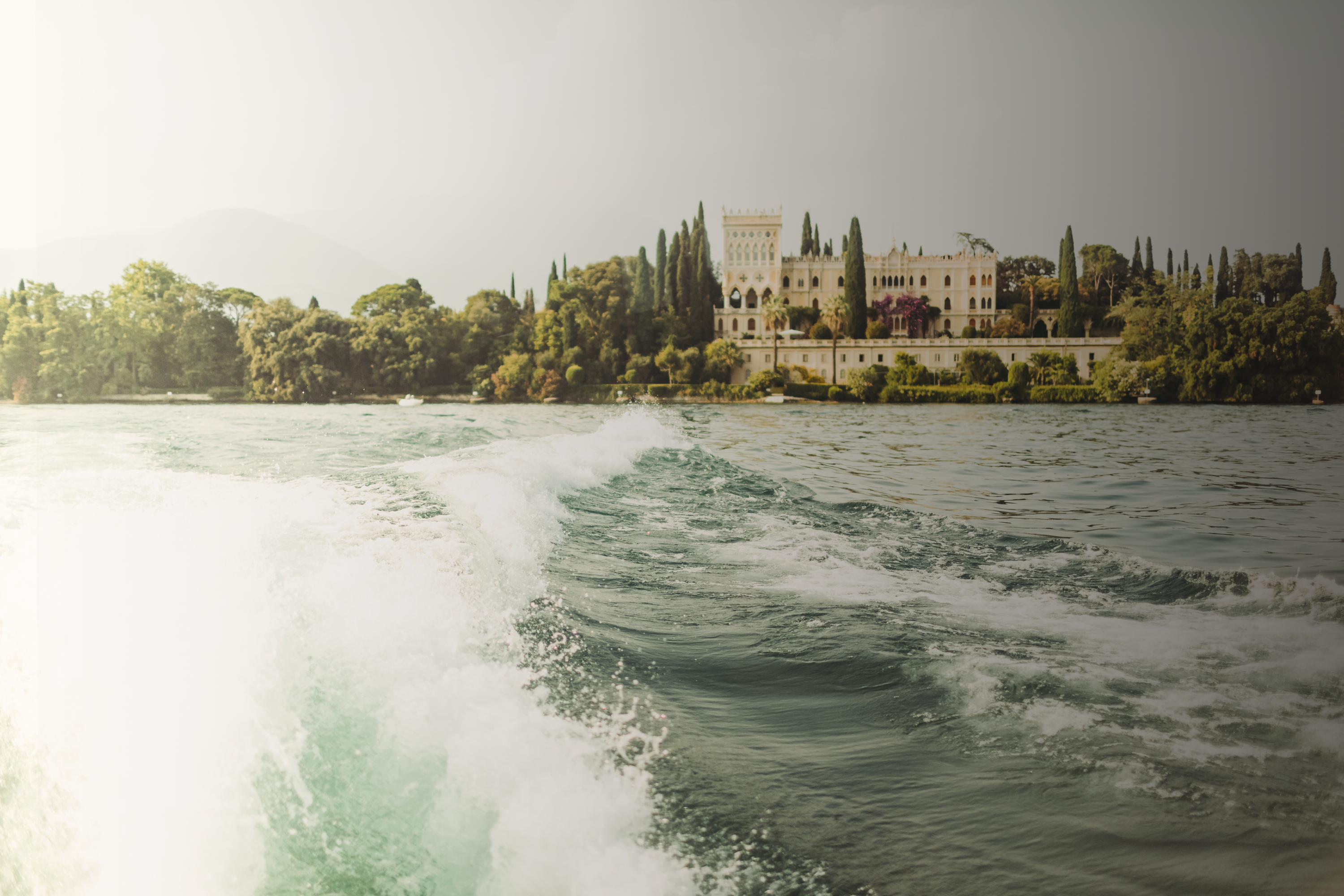 Tour zur Isola del Garda mit dem Motorboot